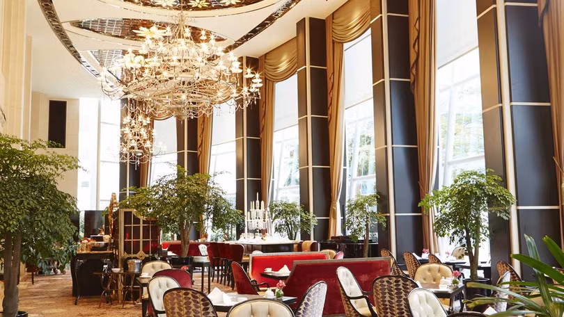 Phòng Tổng thống nằm trên tầng cao nhất của khách sạng St. Regis Singapore. Ảnh: Independent