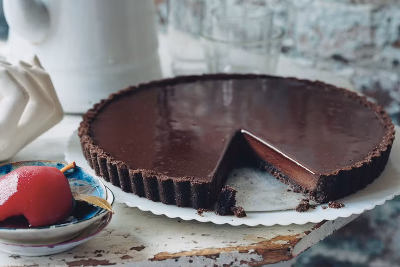 Bánh tarte sốt Chocolate đen. Ảnh: Epicurios