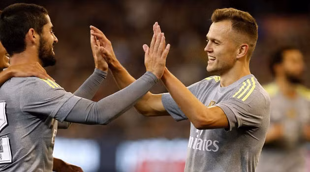 Mặc dù bị thất sủng khi phải thi đấu dưới cái bóng quá lớn của Christiano Ronaldo và Gareth Bale nhưng Cheryshev luôn thể hiện được tinh thần chuyên nghiệp. Trong một bài phỏng vấn trên tờ Marca, anh đã khẳng khái trả lời rằng: "Tôi luôn ở đây, bất cứ khi nào CLB (Real Maldrid) cần đến". Ảnh Marca Mặc dù bị thất sủng khi phải thi đấu dưới cái bóng quá lớn của Christiano Ronaldo và Gareth Bale nhưng Cheryshev luôn thể hiện được tinh thần chuyên nghiệp. Trong một bài phỏng vấn trên tờ Marca, anh đã khẳng khái trả lời rằng: "Tôi luôn ở đây, bất cứ khi nào CLB (Real Maldrid) cần đến". Ảnh Marca