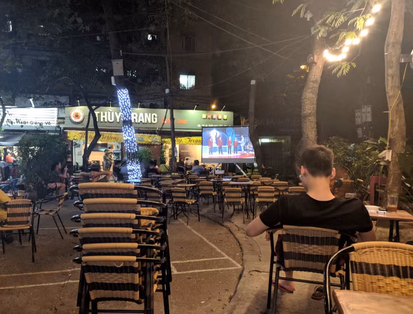 Quán cafe ế ẩm trong ngày khai mạc World Cup 2018