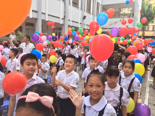 Facebook ngập tràn hình ảnh bố mẹ khoe con ngày khai giảng năm học mới - 3