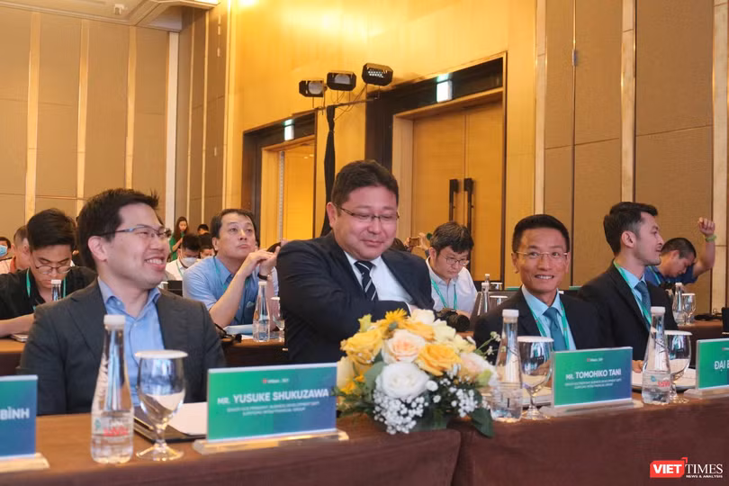 2 vị đại diện của SMFG có mặt tại AGM 2023 của VPBank (Ảnh: Văn Lâm) 2 vị đại diện của SMFG có mặt tại AGM 2023 của VPBank (Ảnh: Văn Lâm)