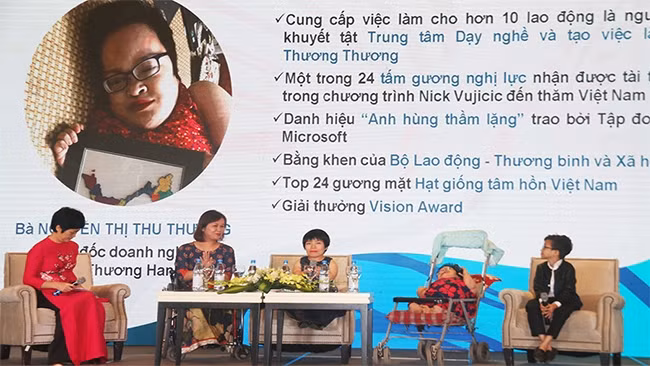 4 tấm gương người khuyết tật chia sẻ câu chuyện tại Tọa đàm thuộc khuôn khổ Ngày Phụ nữ khởi nghiệp năm 2020. 4 tấm gương người khuyết tật chia sẻ câu chuyện tại Tọa đàm thuộc khuôn khổ Ngày Phụ nữ khởi nghiệp năm 2020.