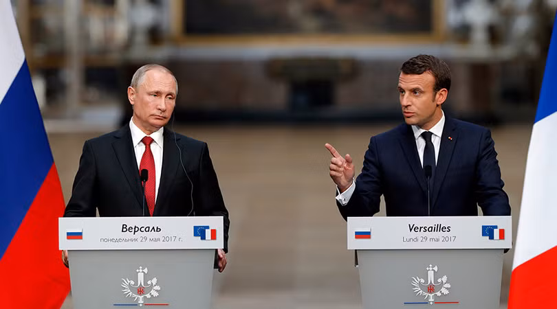 Tổng thống Nga Putin và Tổng thống Pháp Macron tại cuộc họp báo trong chuyến thăm Pháp