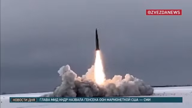 Tổ hợp Iskander phóng tên lửa . Ảnh video TV Zvezda.