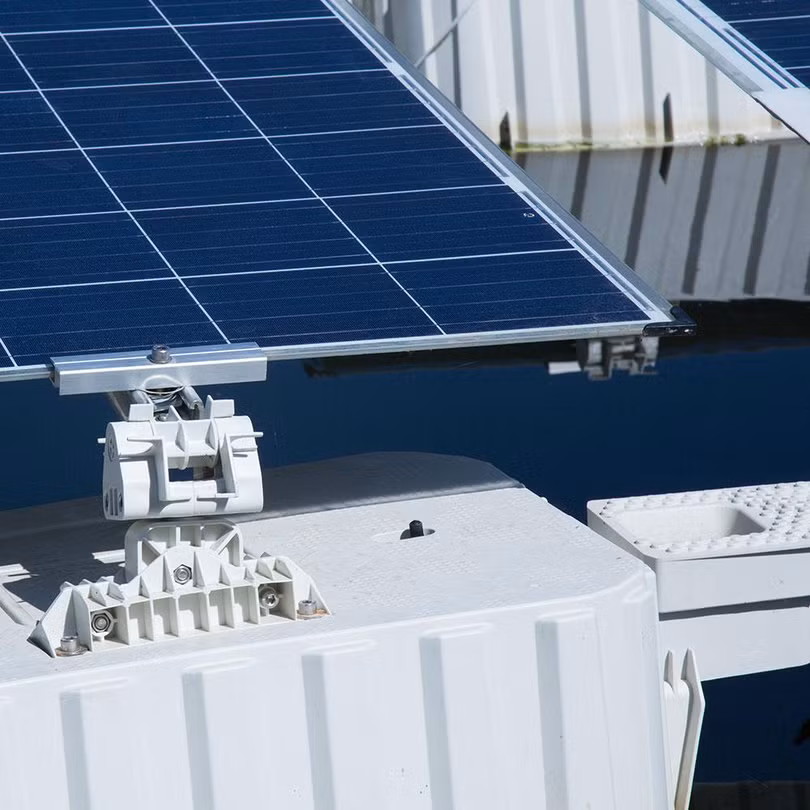 Giải pháp PROTEVS +, có 180 module theo dõi trục kép. Ảnh SolarisFloat. Giải pháp PROTEVS +, có 180 module theo dõi trục kép. Ảnh SolarisFloat.