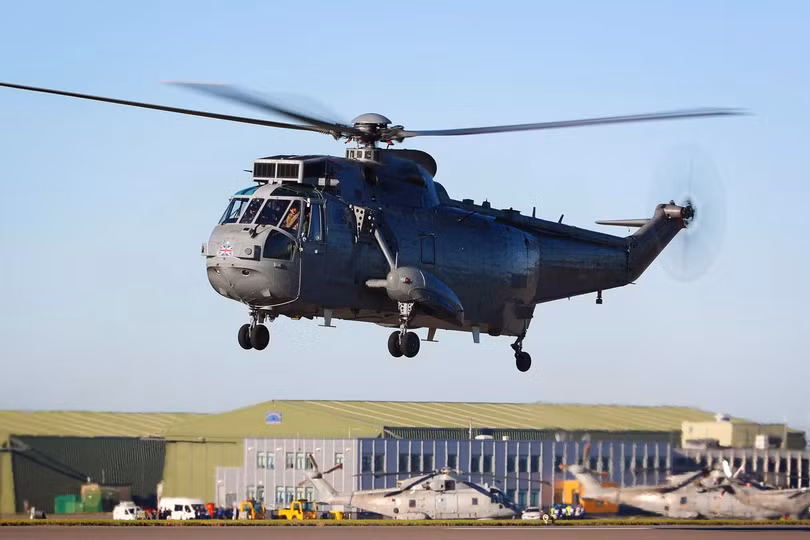 Trực thăng cứu hộ hải quân SeaKing do Westland Helicopters sản xuất. Ảnh Military Ukraine. Trực thăng cứu hộ hải quân SeaKing do Westland Helicopters sản xuất. Ảnh Military Ukraine.
