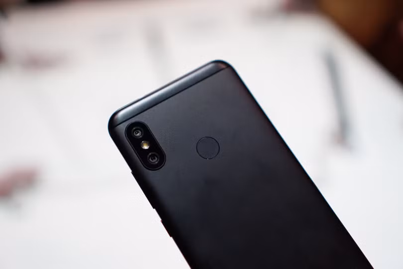 Mi A2 Lite vẫn cũng được trang bị cụm camera kép tương tự Mi A2 Mi A2 Lite vẫn cũng được trang bị cụm camera kép tương tự Mi A2