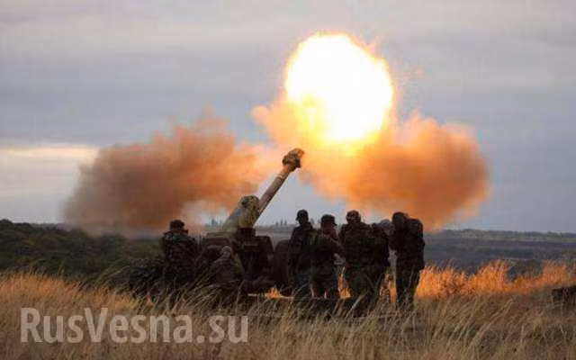 Lực lượng pháo binh quân đội Ukraina bắn phá Gorlovka. Ảnh minh họa Rusvesna