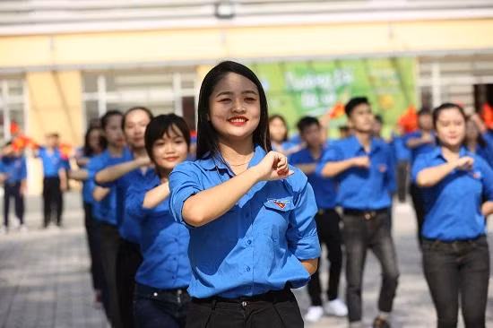 Xây dựng thế hệ thanh niên, thiếu niên, nhi đồng có đạo đức trong sáng, lối sống văn hóa, tuân thủ pháp luật, bản lĩnh chính trị vững vàng, kiên định lý tưởng cách mạng
