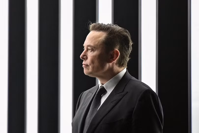 CEO Tesla Elon Musk nói rằng robot có thể được sử dụng trong gia đình, làm bữa tối, cắt cỏ. Ảnh TESLA CEO Tesla Elon Musk nói rằng robot có thể được sử dụng trong gia đình, làm bữa tối, cắt cỏ. Ảnh TESLA