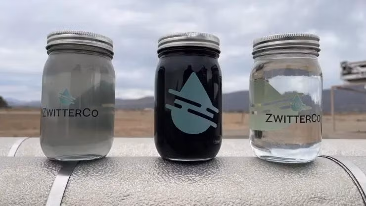 Nước qua màng lọc zwitterion. Ảnh: ZwitterCo