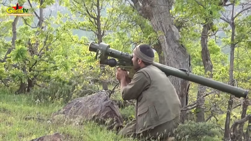 Video: Chiến binh người Kurd thuộc PKK bắn hạ máy bay trực thăng Thổ Nhĩ Kỳ