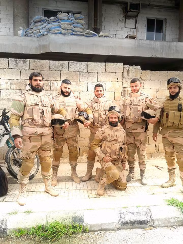 Quân đội Syria, Hải quân đánh bộ Nga cắt đường tiếp tế Raqqa-Homs của IS