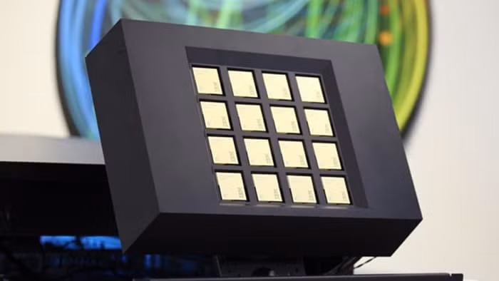 Siêu máy tính mô phỏng não người dựa trên nền tảng 16 chip TrueNorth được sản xuất bởi IBM. Ảnh minh họa: IBM