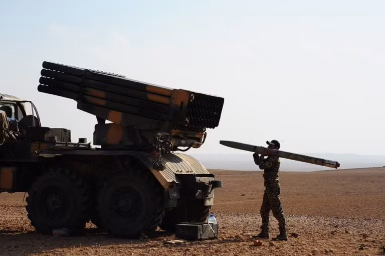 Quân đội Syria đánh phá ác liệt IS cố thủ sào huyệt al-Bukamal ảnh 6