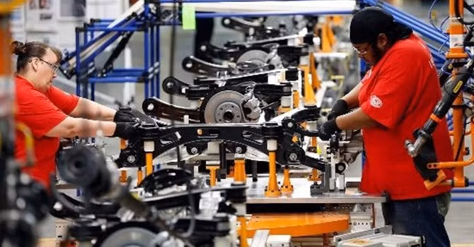Chuyển giá phụ tùng ô tô, lãnh đạo Hitachi đi… tù