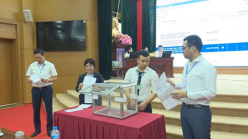 CTCP Phát triển nhà ở Bắc Từ Liêm đã bỏ giá cao hơn các 'đối thủ' cùng nhóm chỉ 1 triệu đồng để trúng đấu giá các ô đất thuộc dự án xây dựng hạ tầng kỹ thuật khu đấu giá quyền sử dụng đất phía Đông Nam thôn Cổ Dương CTCP Phát triển nhà ở Bắc Từ Liêm đã bỏ giá cao hơn các 'đối thủ' cùng nhóm chỉ 1 triệu đồng để trúng đấu giá các ô đất thuộc dự án xây dựng hạ tầng kỹ thuật khu đấu giá quyền sử dụng đất phía Đông Nam thôn Cổ Dương