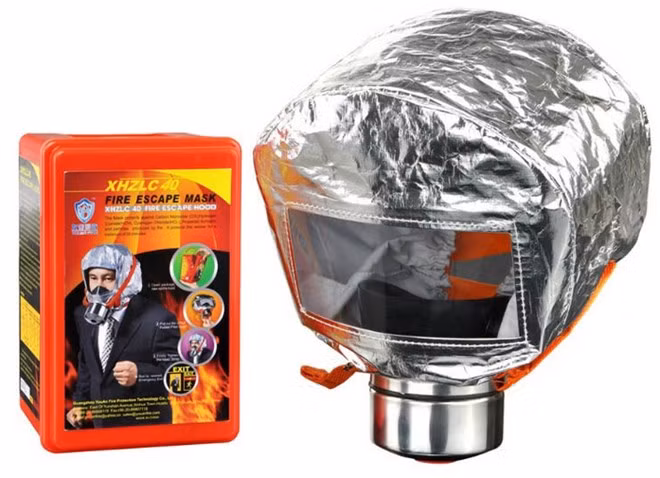 Lo cháy chung cư: Ồ ạt mua áo thoát hiểm, mặt nạ cản khói ảnh 1 Lo cháy chung cư: Ồ ạt mua áo thoát hiểm, mặt nạ cản khói ảnh 1