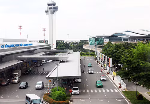 Tân Sơn Nhất bị website Sleeping in Airports xếp hạng là một trong những sân bay tệ nhất châu Á. Ảnh: Hữu Công Tân Sơn Nhất bị website Sleeping in Airports xếp hạng là một trong những sân bay tệ nhất châu Á. Ảnh: Hữu Công