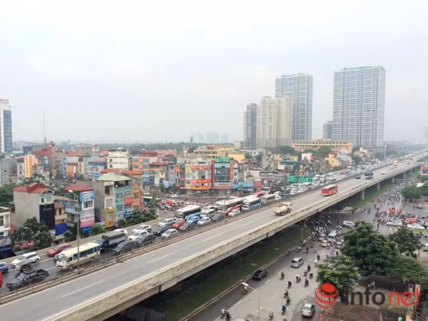 Hà Nội: Nhiều tuyến đường tê liệt suốt sáng vì ùn tắc ảnh 2