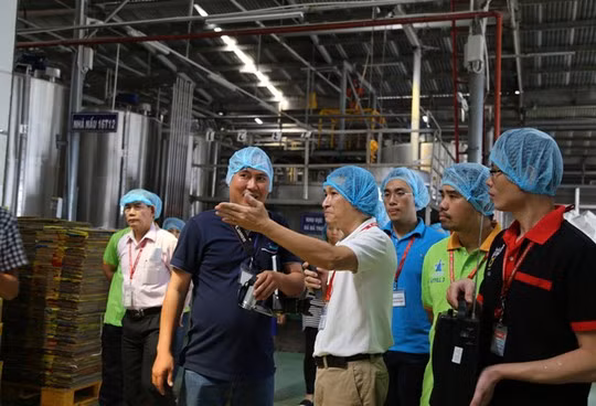 Đoàn kiểm tra liên ngành của tỉnh Bình Dương tiến hành thanh tra nhà máy của Tân Hiệp Phát hồi tháng 2 năm nay
