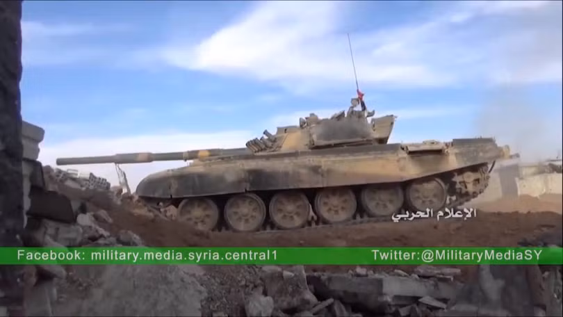 Xe tăng quân đội Syria chiến đấu trên chiến trường Đông Ghouta