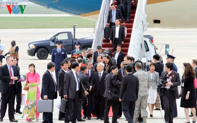  Tổng bí thư Nguyễn Phú Trọng và đoàn đại biểu cấp cao VN đã đến sân bay quân sự Andrews, thủ đô Washington DC chiều 6/7