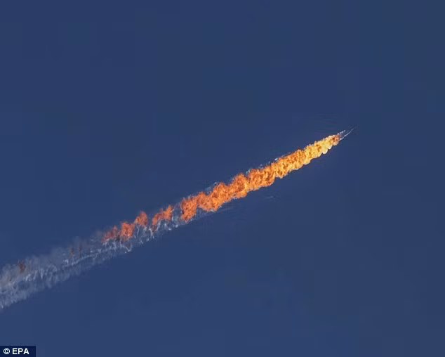 Su-24 Nga bất ngờ bị tiêm kích Thổ Nhĩ Kỳ tấn công. Một trong hai phi công nhảy dù đã bị phiến quân người Thổ Nhĩ Kỳ bắn chết