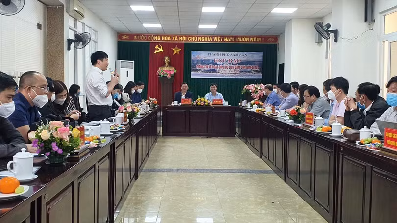 UBND TP Sầm Sơn tổ chức họp báo thông tin về mùa du lịch 2022 UBND TP Sầm Sơn tổ chức họp báo thông tin về mùa du lịch 2022