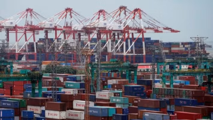 Những container hàng hóa tại cảng Thượng Hải, Trung Quốc - Nguồn: Reuters Những container hàng hóa tại cảng Thượng Hải, Trung Quốc - Nguồn: Reuters