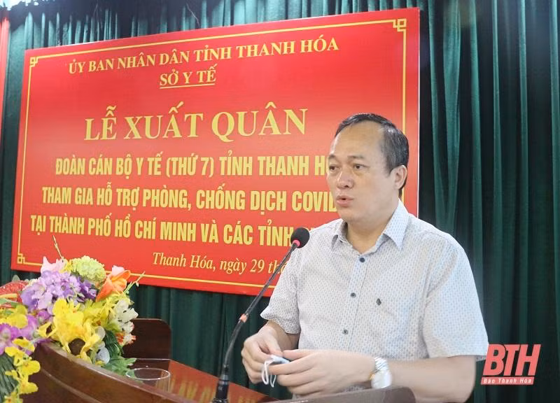 TS Trịnh Hữu Hùng, Giám đốc Sở Y tế Thanh Hóa phát biểu động viên và giao nhiệm vụ cho đoàn công tác TS Trịnh Hữu Hùng, Giám đốc Sở Y tế Thanh Hóa phát biểu động viên và giao nhiệm vụ cho đoàn công tác