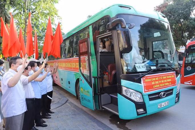 109 y, bác sĩ Thanh Hóa lên đường chi viện cho TP Hồ Chí Minh và các tỉnh phía Nam 109 y, bác sĩ Thanh Hóa lên đường chi viện cho TP Hồ Chí Minh và các tỉnh phía Nam