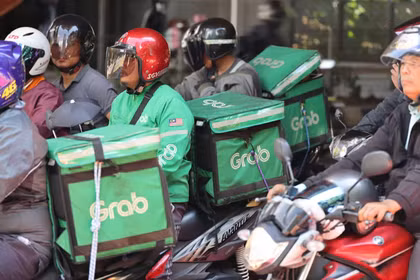Các tài xế Grab tại Kuala Lumpur. Ảnh: Nikkei Asia.