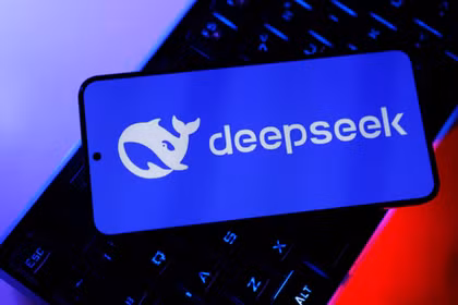 DeepSeek nhận vốn khủng từ Tencent và CATL, chuẩn bị lên sàn chứng khoán. Ảnh: Reuters.