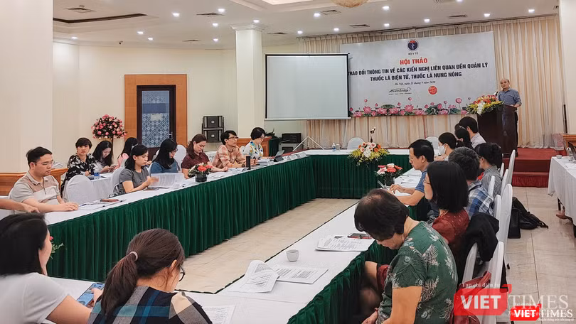 Hội thảo trao đổi thông tin về các kiến nghị liên quan đến quản lý thuốc lá điện tử, thuốc lá nung nóng diễn ra tại Hà Nội chiều 25/9. Hội thảo trao đổi thông tin về các kiến nghị liên quan đến quản lý thuốc lá điện tử, thuốc lá nung nóng diễn ra tại Hà Nội chiều 25/9.