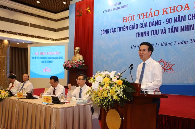 Trưởng ban Tuyên giáo Trung ương Võ Văn Thưởng phát biểu tại hội thảo. Ảnh: Dân Trí Trưởng ban Tuyên giáo Trung ương Võ Văn Thưởng phát biểu tại hội thảo. Ảnh: Dân Trí