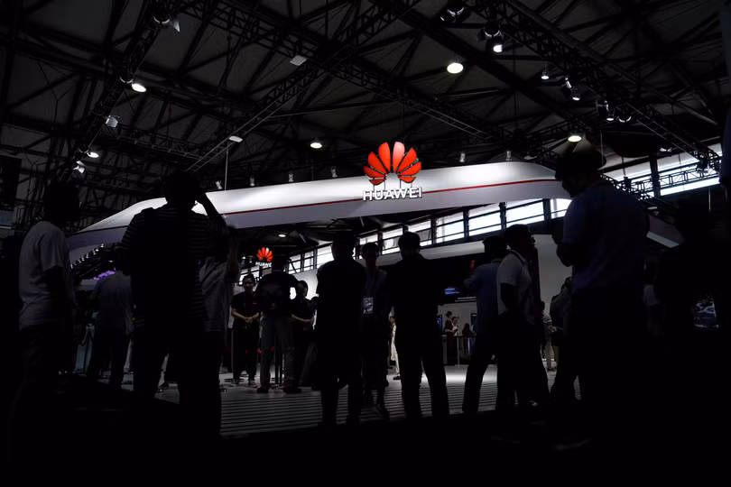 Huawei cũng bị Bộ Thương mại Mỹ liệt vào danh sách đen vì vi phạm lệnh trừng phạt đối với Iran (Ảnh: Sputnik)