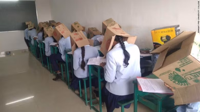 Ngôi trường sau đó được xác nhận là trường dự bị đại học Bhagat ở Haveri, thuộc bang Karnataka, Tây Nam Ấn Độ (Ảnh: CNN)