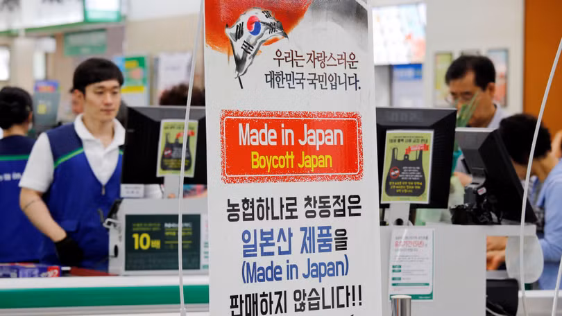 Làn sóng tẩy chay hàng Nhật ở Hàn Quốc trỗi dậy mạnh mẽ (Ảnh: Getty) Làn sóng tẩy chay hàng Nhật ở Hàn Quốc trỗi dậy mạnh mẽ (Ảnh: Getty)