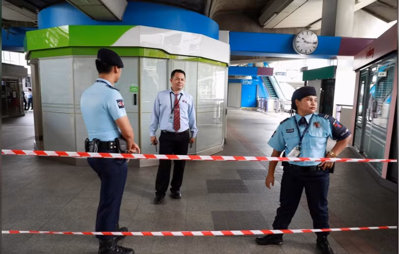 Lực lượng an ninh được tăng cường sau một vụ nổ tại trạm xe lửa ở Bangkok (Ảnh: Reuters) Lực lượng an ninh được tăng cường sau một vụ nổ tại trạm xe lửa ở Bangkok (Ảnh: Reuters)