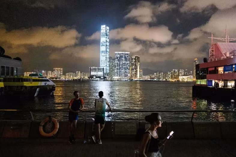 Hong Kong sẽ bị Mỹ tước bỏ hiện trạng đặc biệt không chỉ trong thương mại mà nhiều lĩnh vực khác (Ảnh: Newsweek) Hong Kong sẽ bị Mỹ tước bỏ hiện trạng đặc biệt không chỉ trong thương mại mà nhiều lĩnh vực khác (Ảnh: Newsweek)