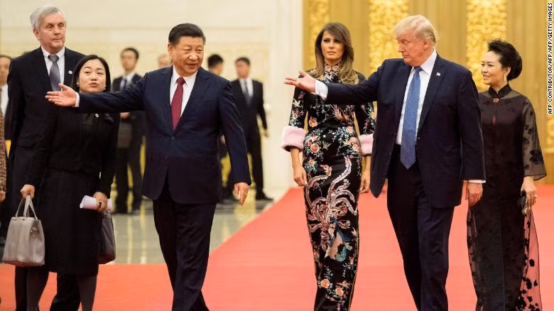 Ông Trump và ông Tập tại Đại sảnh đường Nhân dân, Bắc Kinh ngày 9/11/2017 (Ảnh: CNN)