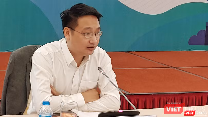Ông Lê Đức Anh – Giám đốc trung tâm Tin học và Công nghệ số, Cục Thương mại điện tử và Kinh tế số, Bộ Công Thương phát biểu tại sự kiện. Ông Lê Đức Anh – Giám đốc trung tâm Tin học và Công nghệ số, Cục Thương mại điện tử và Kinh tế số, Bộ Công Thương phát biểu tại sự kiện.