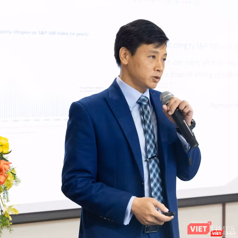 Thời CNTT liệu có thể không cho phép học sinh sử dụng điện thoại di động? ảnh 1 Ông Đào Trung Thành, chuyên gia CNTT, nói về việc có nên cho phép học sinh sử dụng điện thoại di động trong lớp