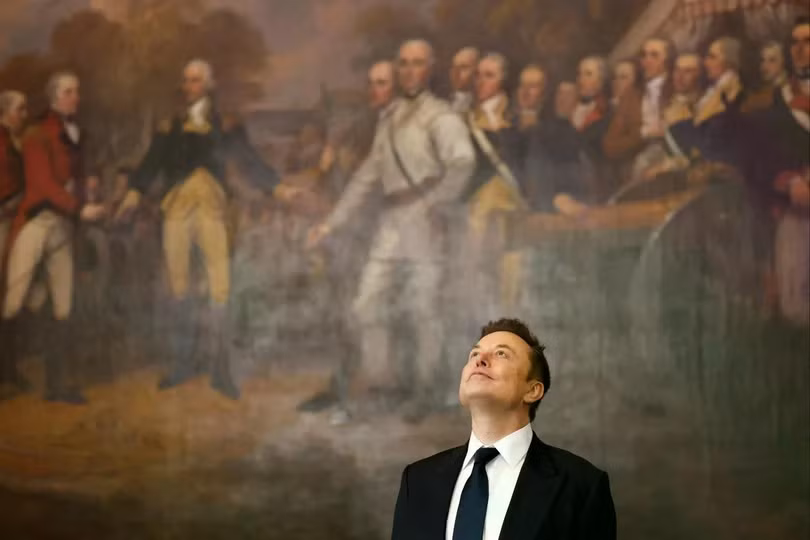Elon Musk quan sát trước lễ nhậm chức của ông Donald Trump tại Washington, DC, vào ngày 20/1/2025. Ảnh: AFP.