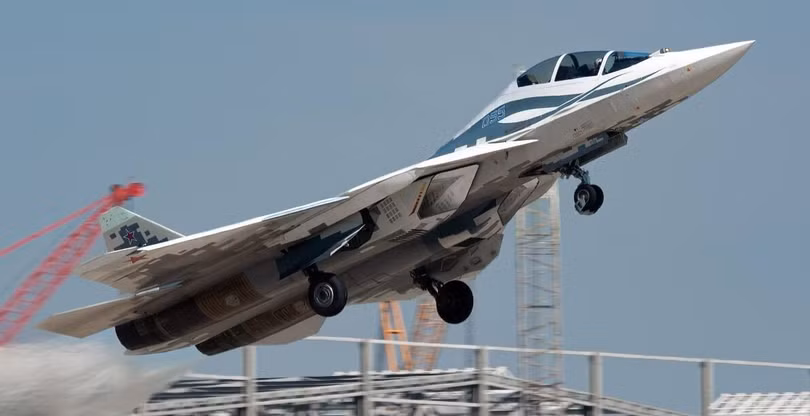 nga-cong-bo-cau-hinh-tau-me-drone-moi-cho-may-bay-chien-dau-su-57-nham-nang-cao-hieu-suat-4.jpg