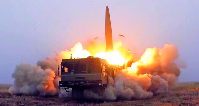 ten-lua-trieu-tien-voi-dau-dan-25-tan-nang-gap-5-lan-iskander-m-den-nga-3.jpg