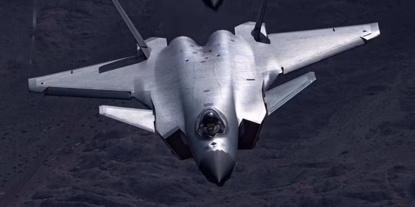 my-ban-giao-f-35-khong-co-radar-vi-cham-tien-do-gan-300-tiem-kich-co-nguy-co-thieu-mat-than-4.jpg
