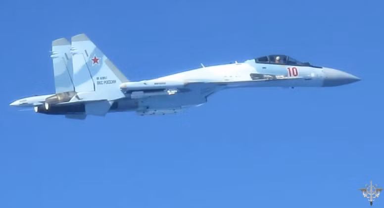 nga-dieu-su-35-ho-tong-tu-22m3-tren-khong-phan-baltic-6-nuoc-dong-loat-phan-ung-2.png